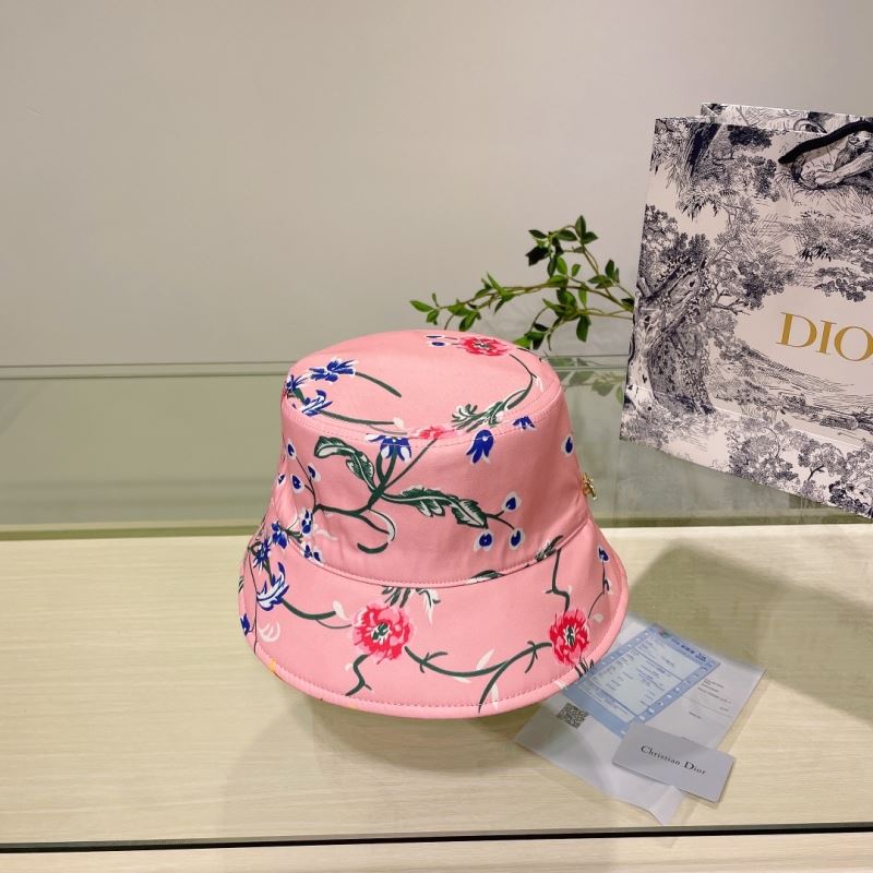 CHRISTIAN DIOR